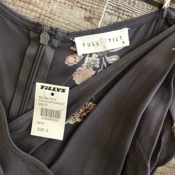 cold shoulder dress Size Small New - Picture 8 of 8